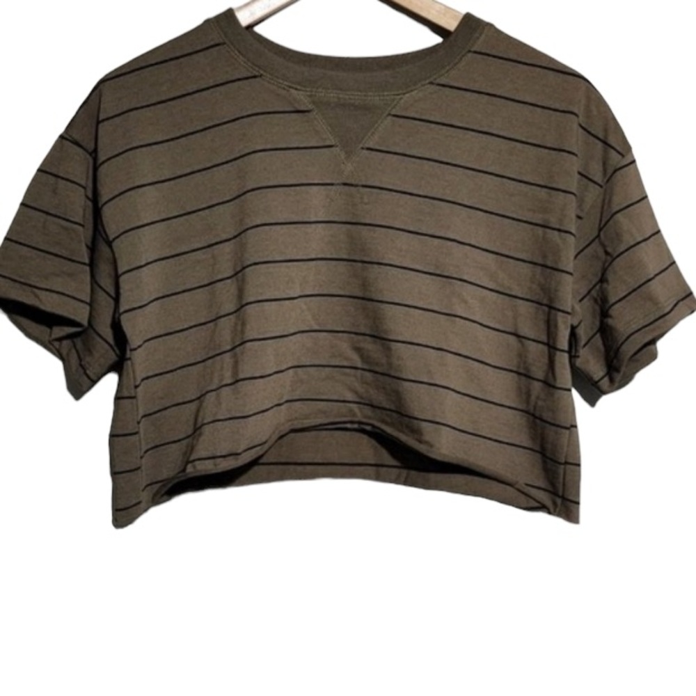 Forever 21 striped boxy crop top T-shirt size medium